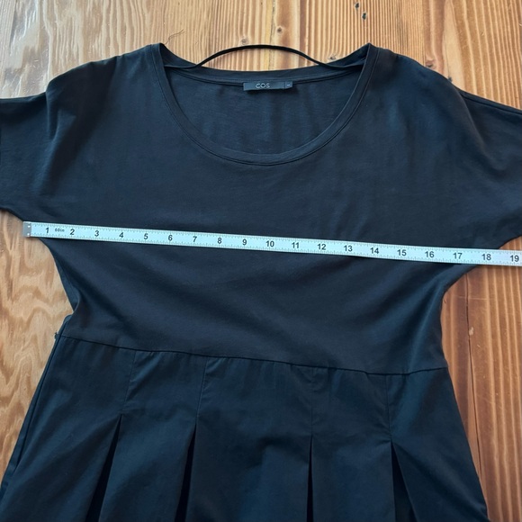 COS Pleated Cotton Scoop Neck 3/4 Sleeve Dress - Picture 7 of 9